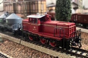 Brandstof transport depot – Rangeren met de V60 diesellocomotief (Märklin 3065)